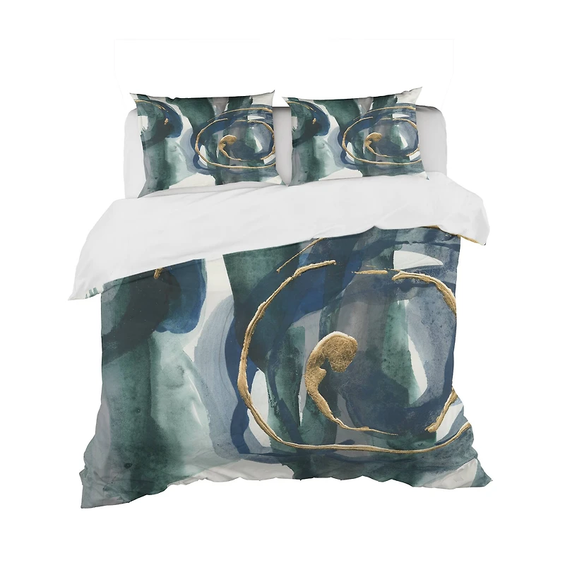 Designart 'Indigo and Gold III' Geometric Bedding Set