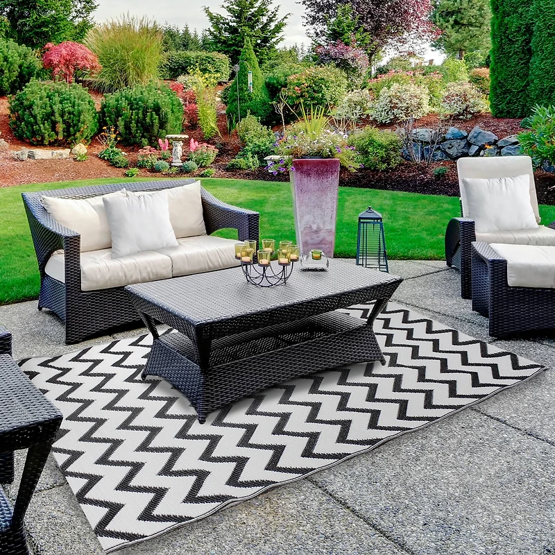 Black & White Chevron Rectangular Outdoor Area Rug, 4ft. x 6ft.