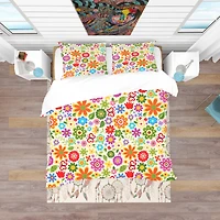 Designart 'Retro Flower Pattern' Bohemian & Eclectic Bedding Set