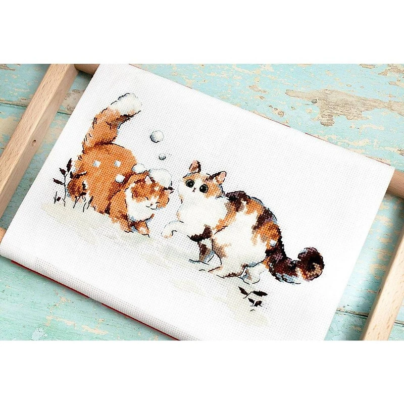 LetiStitch Winter Kitties Counted Cross Stitch Kit