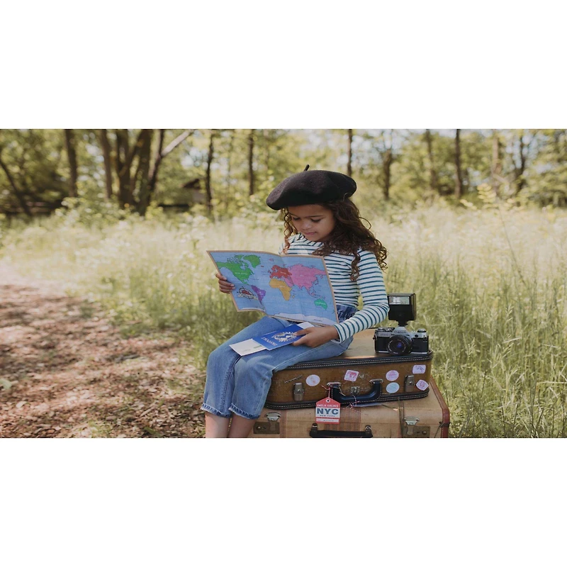 eeBoo World Traveler Pretend & Role Play Activity Set