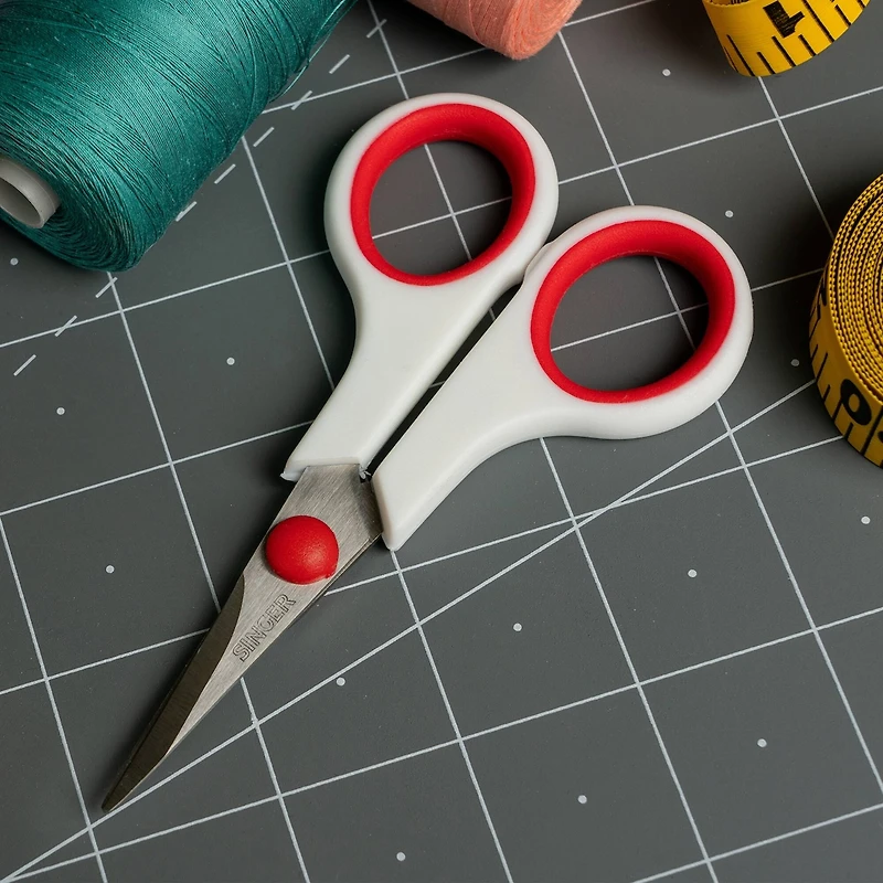 SINGER® 4.75" Embroidery Scissors