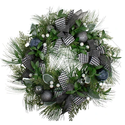 24" Houndstooth & White Berries Artificial Christmas Wreath