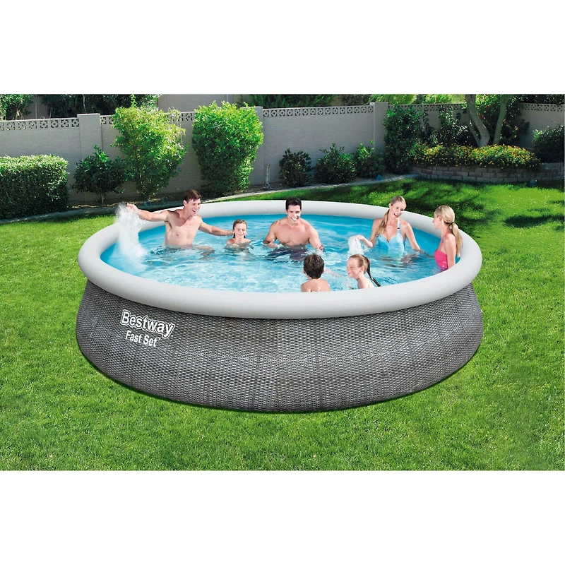 Bestway® Fast Set™ 15ft. Round Inflatable Pool Set