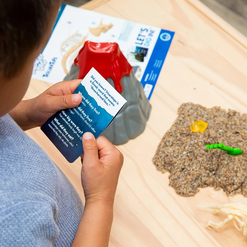 Educational Insights GeoSafari Jr. Dino Discovery Dig Triceratops