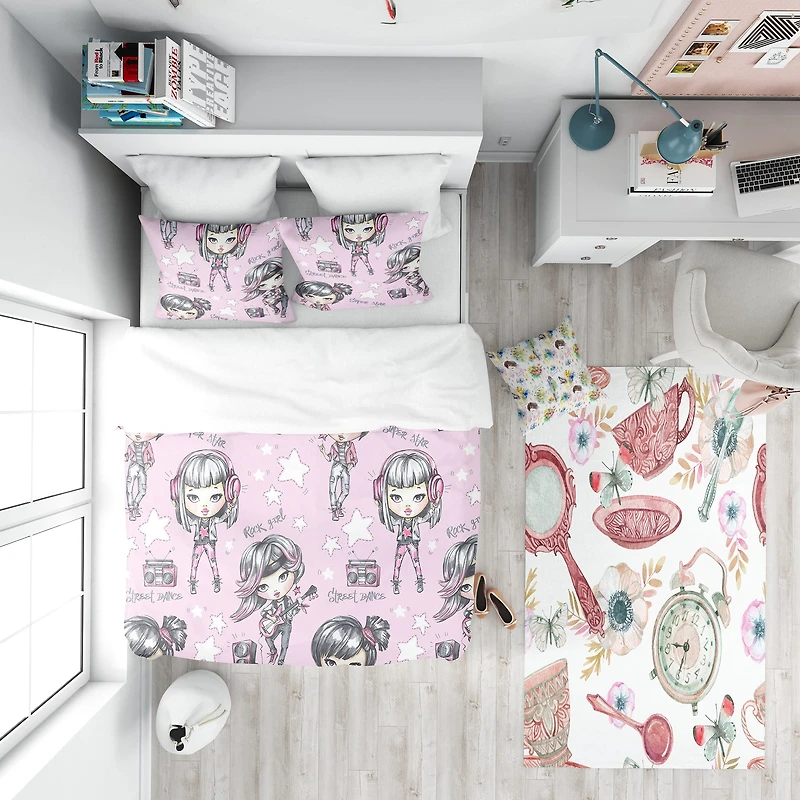 Designart 'Rock Girl Super Star Street Dance' Modern Teen Bedding Set