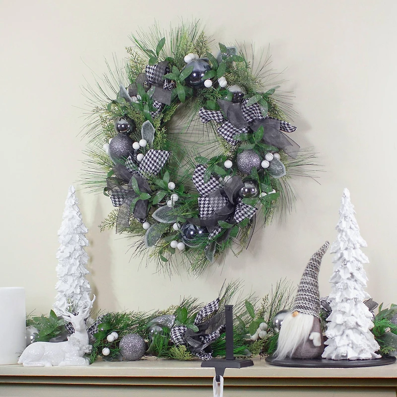 24" Houndstooth & White Berries Artificial Christmas Wreath