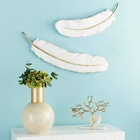 CosmoLiving by Cosmopolitan White Polystone Feather Wall Décor