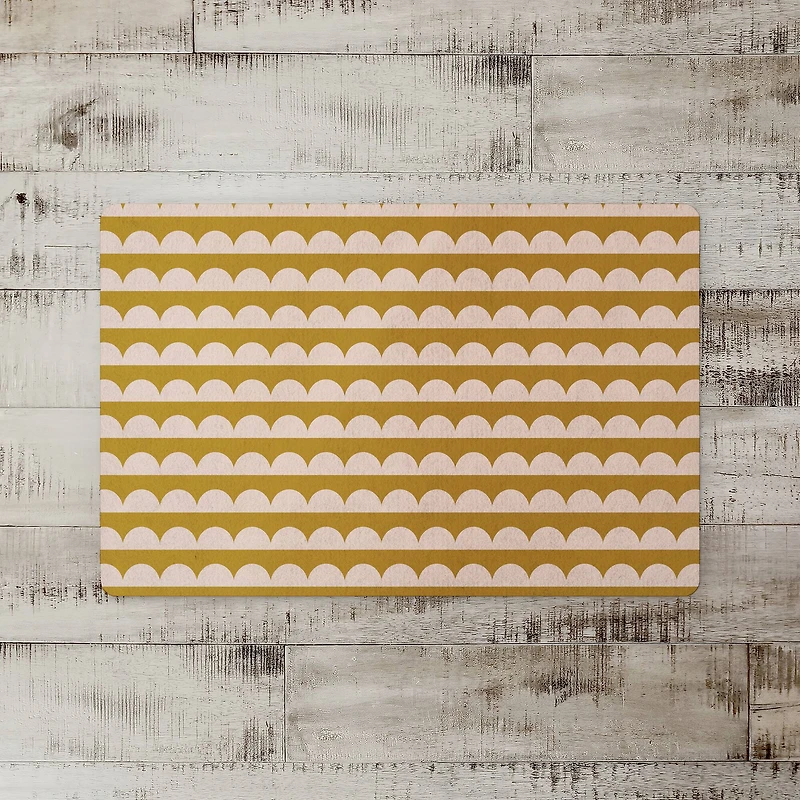 Scalloped Circle 27" x 18" Floor Mat