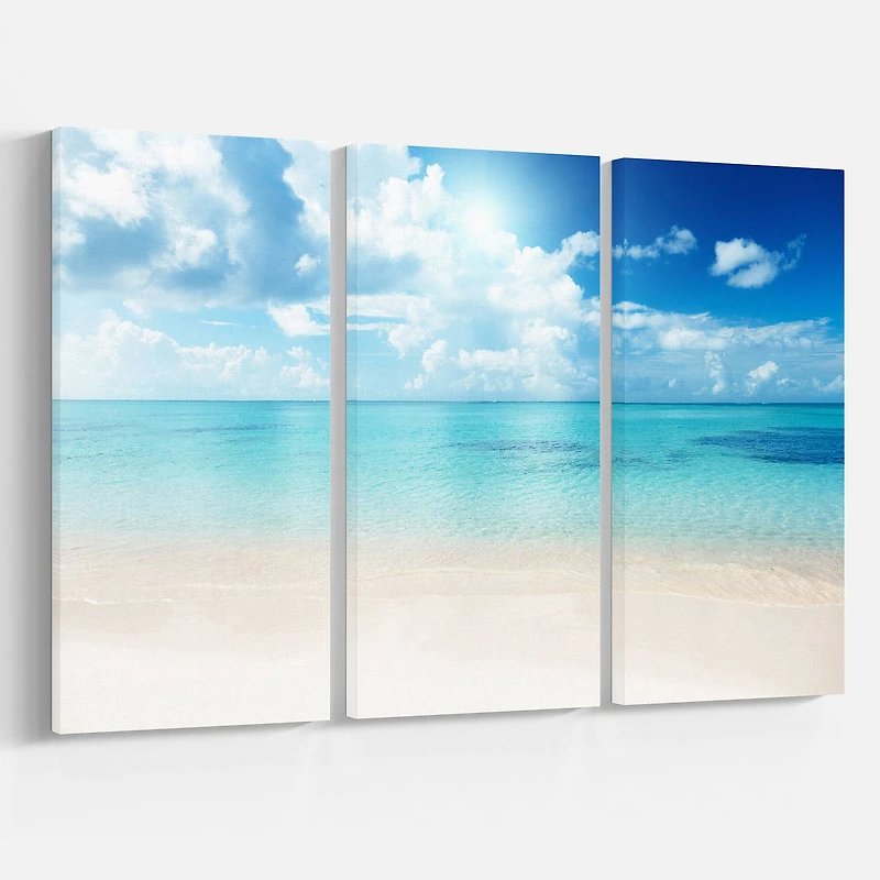 Designart - Sand of Beach in Blue Caribbean Sea