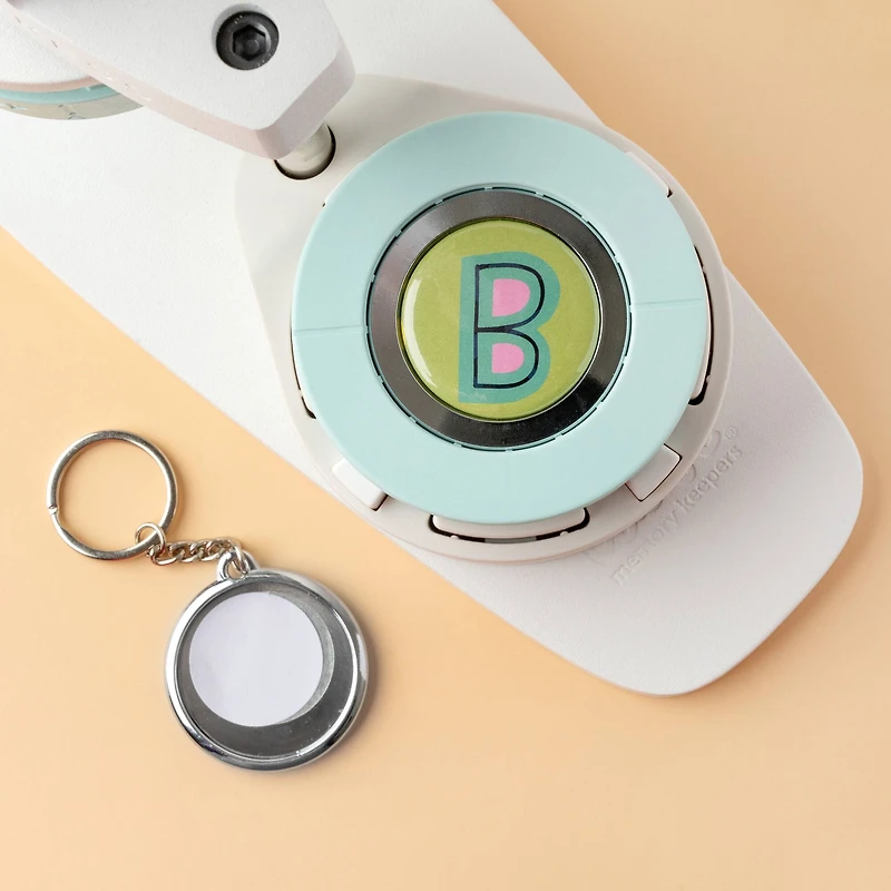 We R Memory Keepers® Button Press™ Keychain Kit, 10ct.