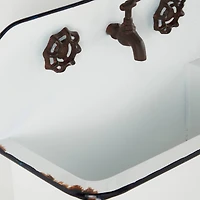 White Metal Wash Basin Planter Set