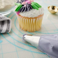 Drop Flower Decorating Tip No. 2D by Celebrate It™