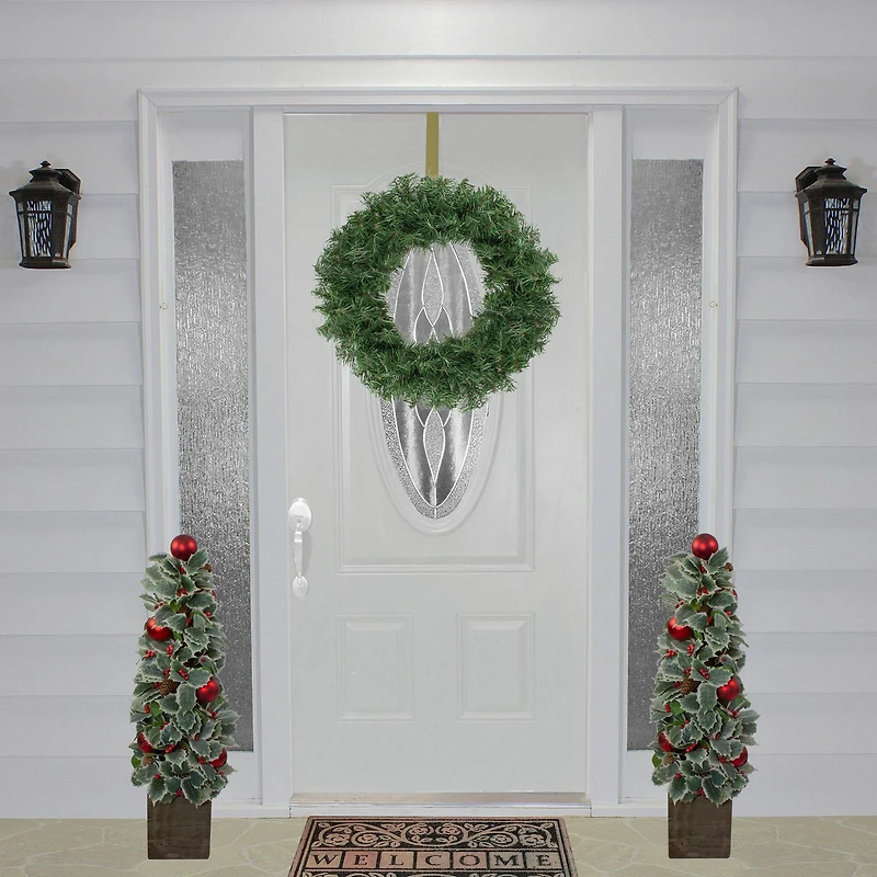 18" Canadian Pine Artificial Christmas Wreath