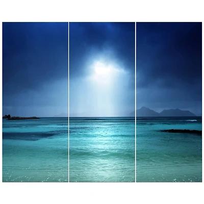Designart - Blue sky on the beach of la Digue island Seychelles