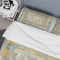 Designart 'Gold Glam on Grey Tapestry I' Glam Bedding Set