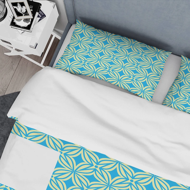 Designart 'Retro Ornamental Design I' Mid-Century Duvet Cover Set