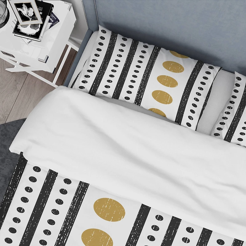 Designart 'Retro Geometrical Abstract Minimal Pattern VII' Mid-Century Duvet Cover Set