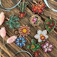 Wonderland Crafts 20 Piece Floral Wooden Embroidery Blanks
