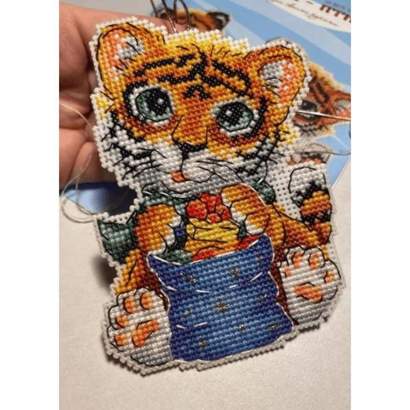 MP Studia Baby Tiger Christmas Tree Ornament Plastic Canvas Counted Cross Stitch Kit