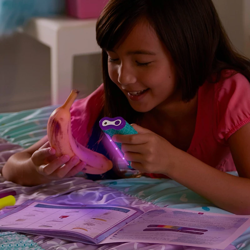 Educational Insights Nancy B's Science Club Black Light Illuminator
