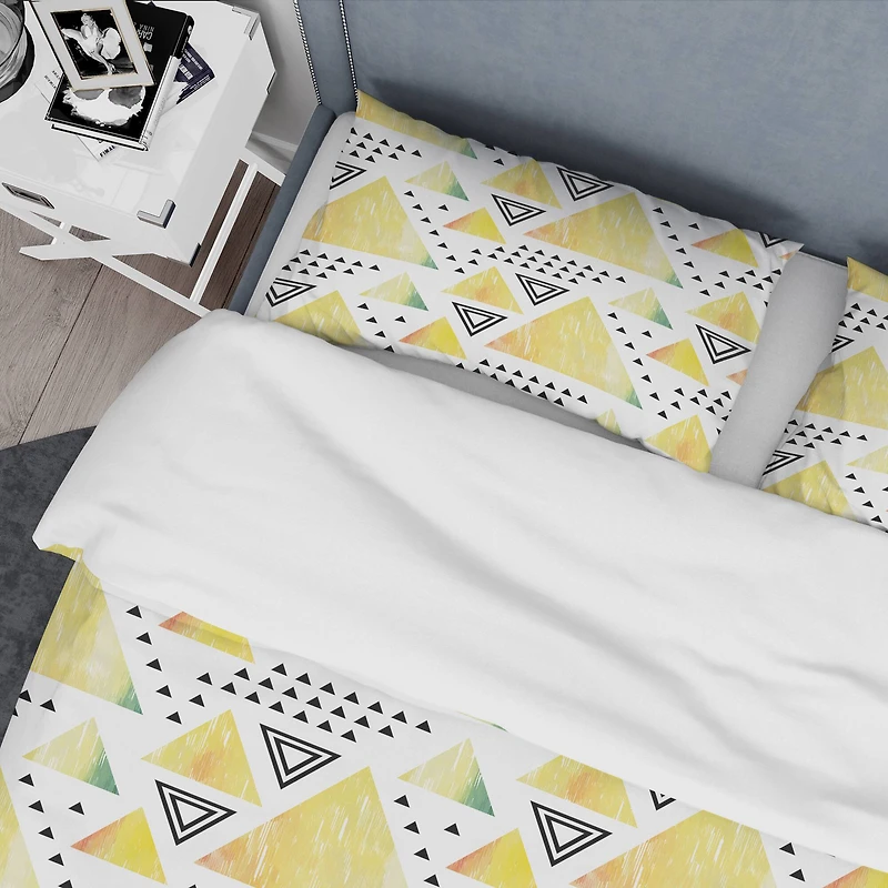 Designart 'Triangular Retro Design IV' Mid-Century Duvet Cover Set