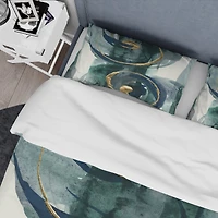 Designart 'Indigo and Gold II' Geometric Bedding Set