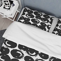 Designart 'Black Circles on White Background' Modern & Contemporary Bedding Set