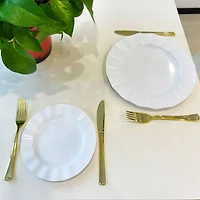 7" & 10" Wavy Rim Plastic Plates