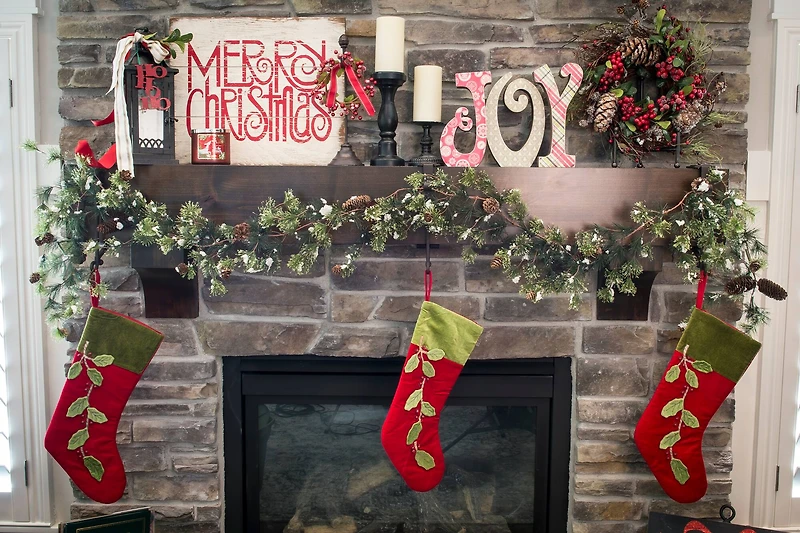 Mantel Garland & Christmas Stocking Holder