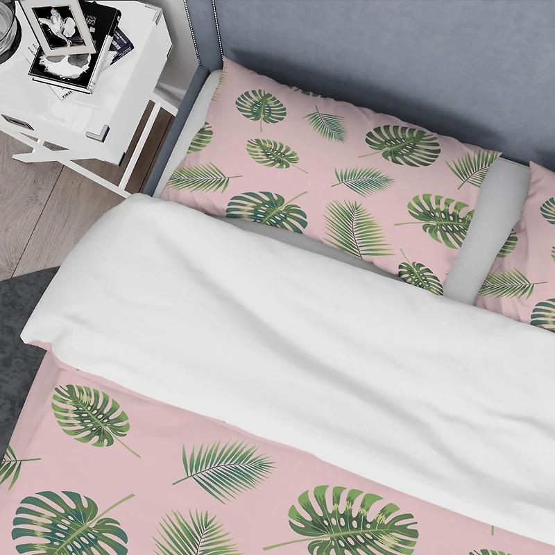 Designart 'Palm Tropical leaves pattern.' Mid-Century Duvet Cover Set