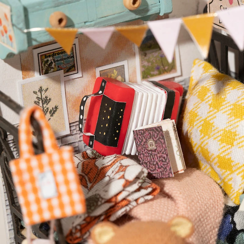 Rolife® Sweet Dream Bedroom DIY Miniature Kit