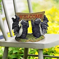 Design Toscano Something is in the Air Skunk Welcome Statue