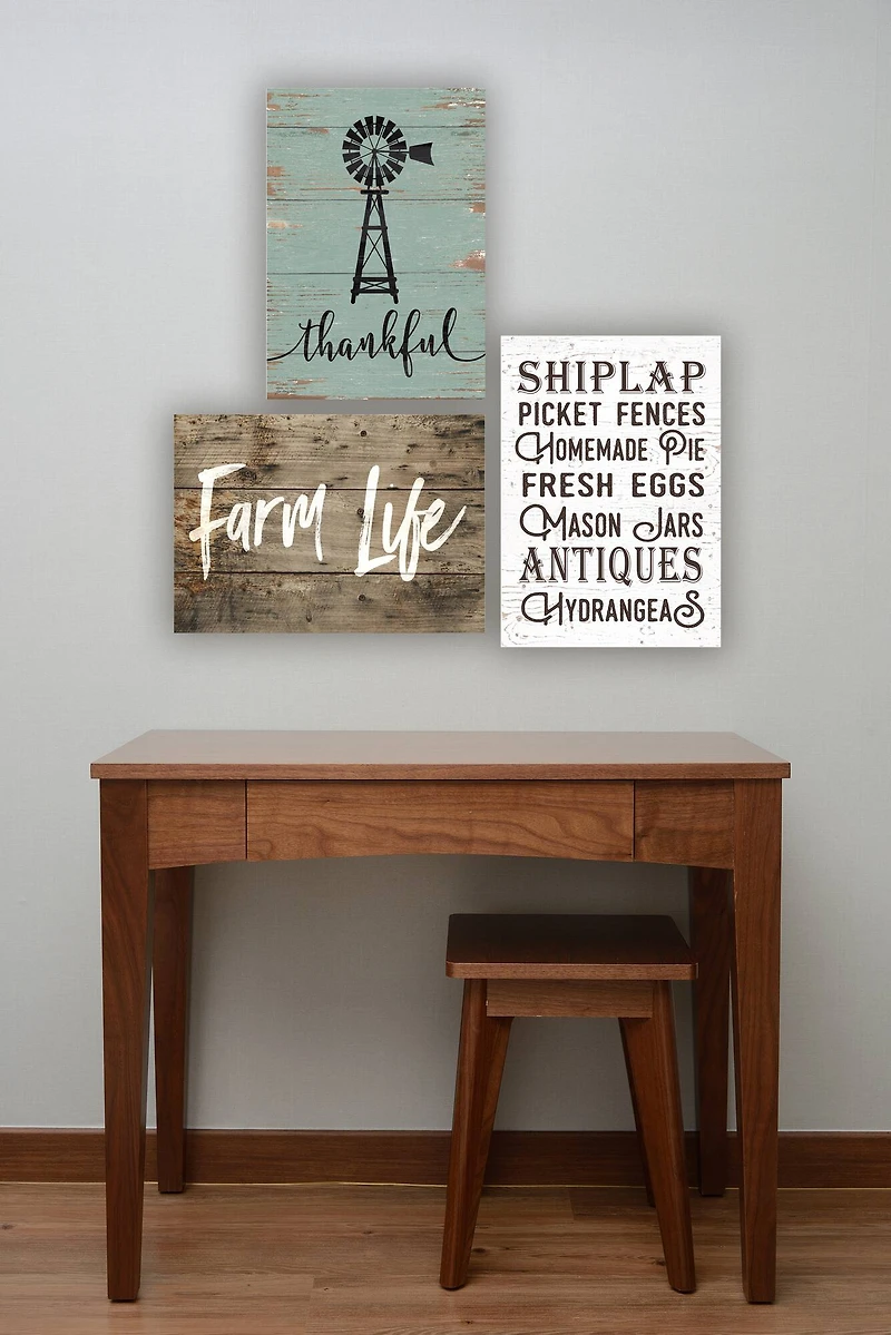 Stupell Industries The Best Rustic Things Farmhouse Wall Plaque