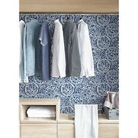 Caroline et Bettina Blue Camille Peel & Stick Wallpaper