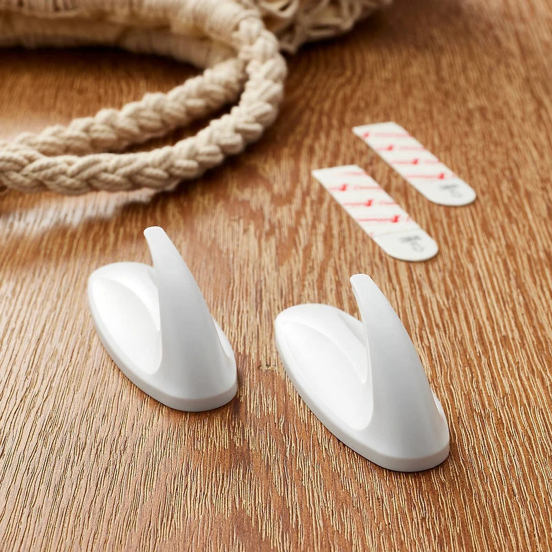 Command™ White Medium Designer Hooks Multi-Pack