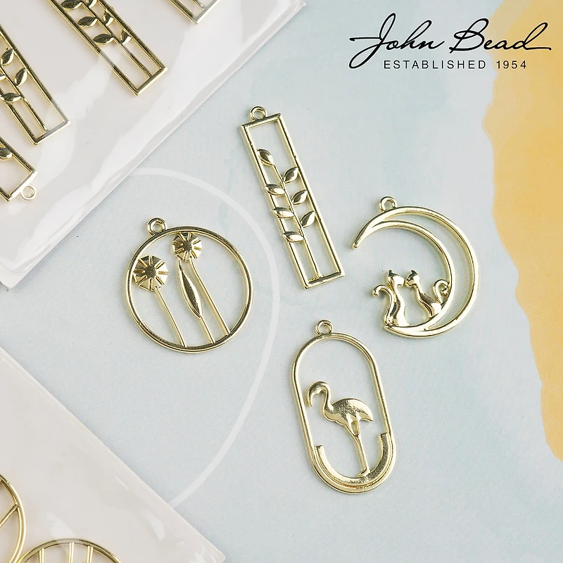 John Bead 25mm Gold Circle with Flowers Beadwork Pendants, 4ct.