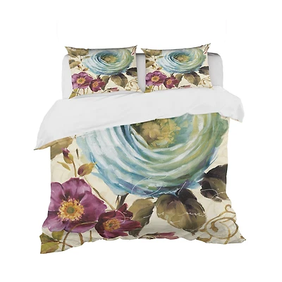 Designart 'Victorias Cream Flower' Cottage Bedding Set