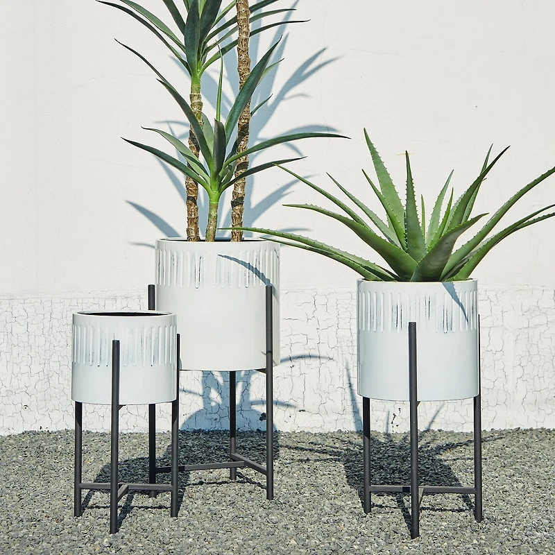 Glitzhome® Whitewashed Metal Plant Stand Set