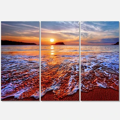 Designart - Colorful Sunset with Bright Waters