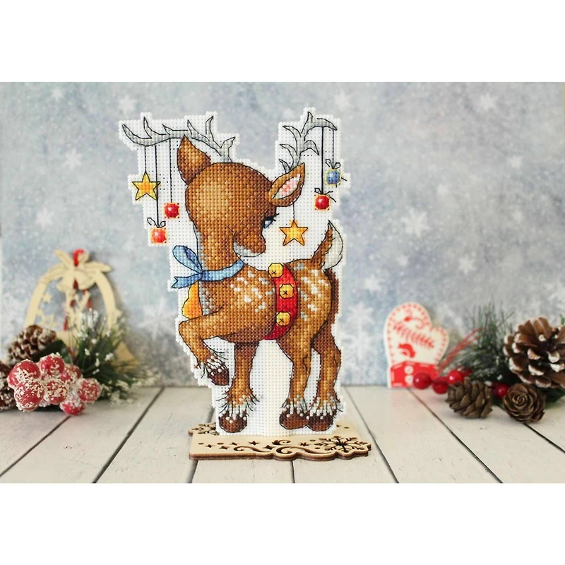 MP Studia Christmas Helper Plastic Canvas Counted Cross Stitch Kit