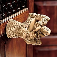 Design Toscano 7" Dragons Thorne MacGarvey Claw Sword Hanger Set