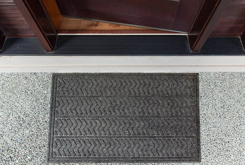 DII® Dark Gray Chevron Hog Mat