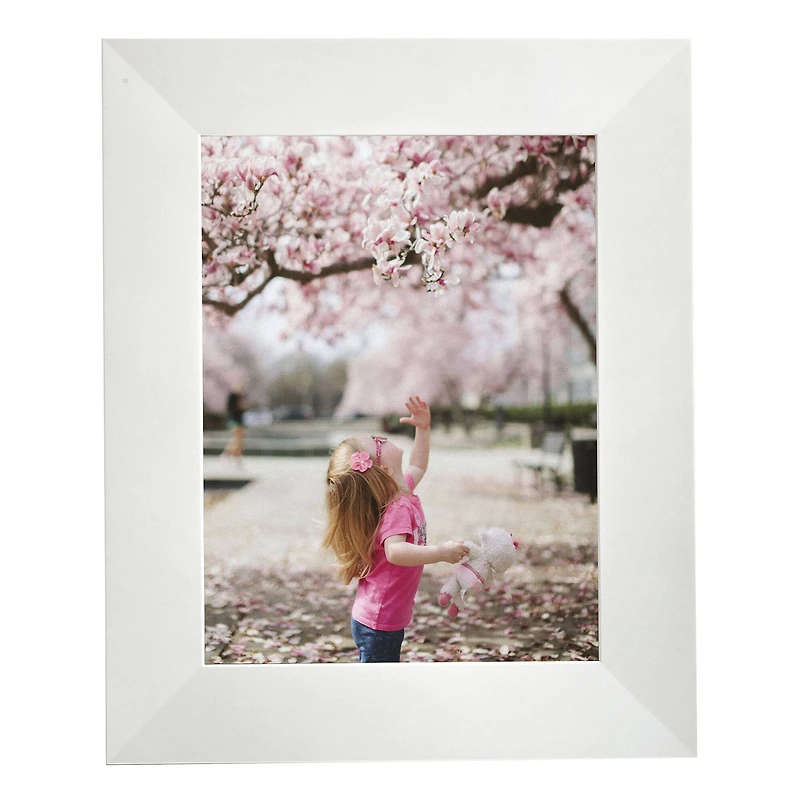 Aura Frames Sawyer White 11" x 9" Digital Photo Frame