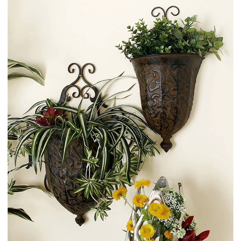 Brown Metal Traditional Planter Set