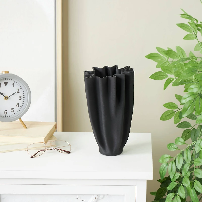 Black Abstract Fluted Ceramic Tulip Vase