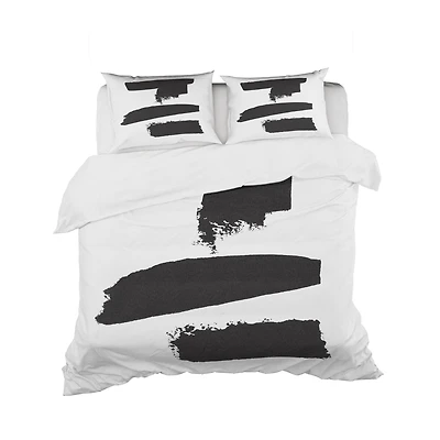 Designart 'Black and White Geometric Company I' Geometric Bedding Set