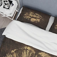 Designart 'Gold Fashions Lips' Glam Bedding Set