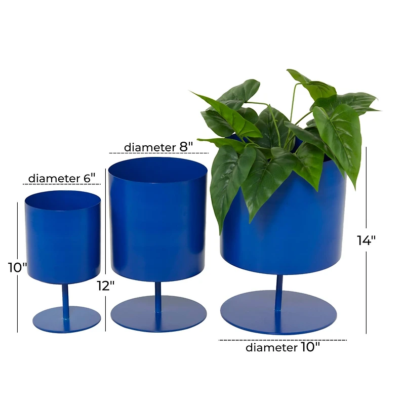 The Novogratz Metal Modern Planters Set