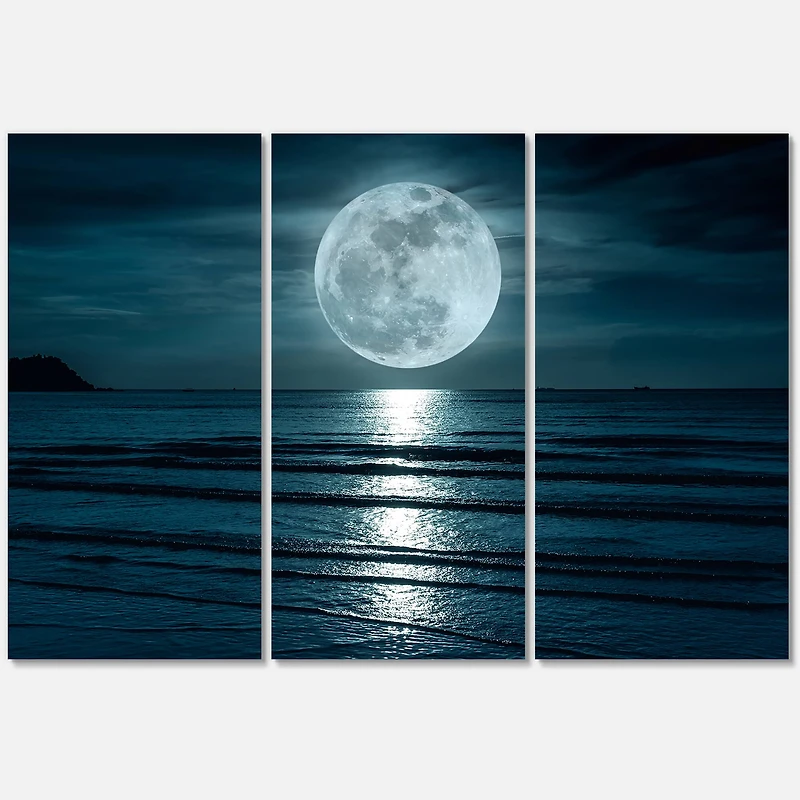 Designart - Super Moon Over The Sea I